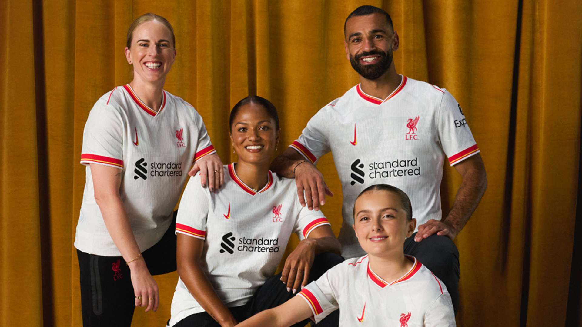 全新且具有 全新且具有