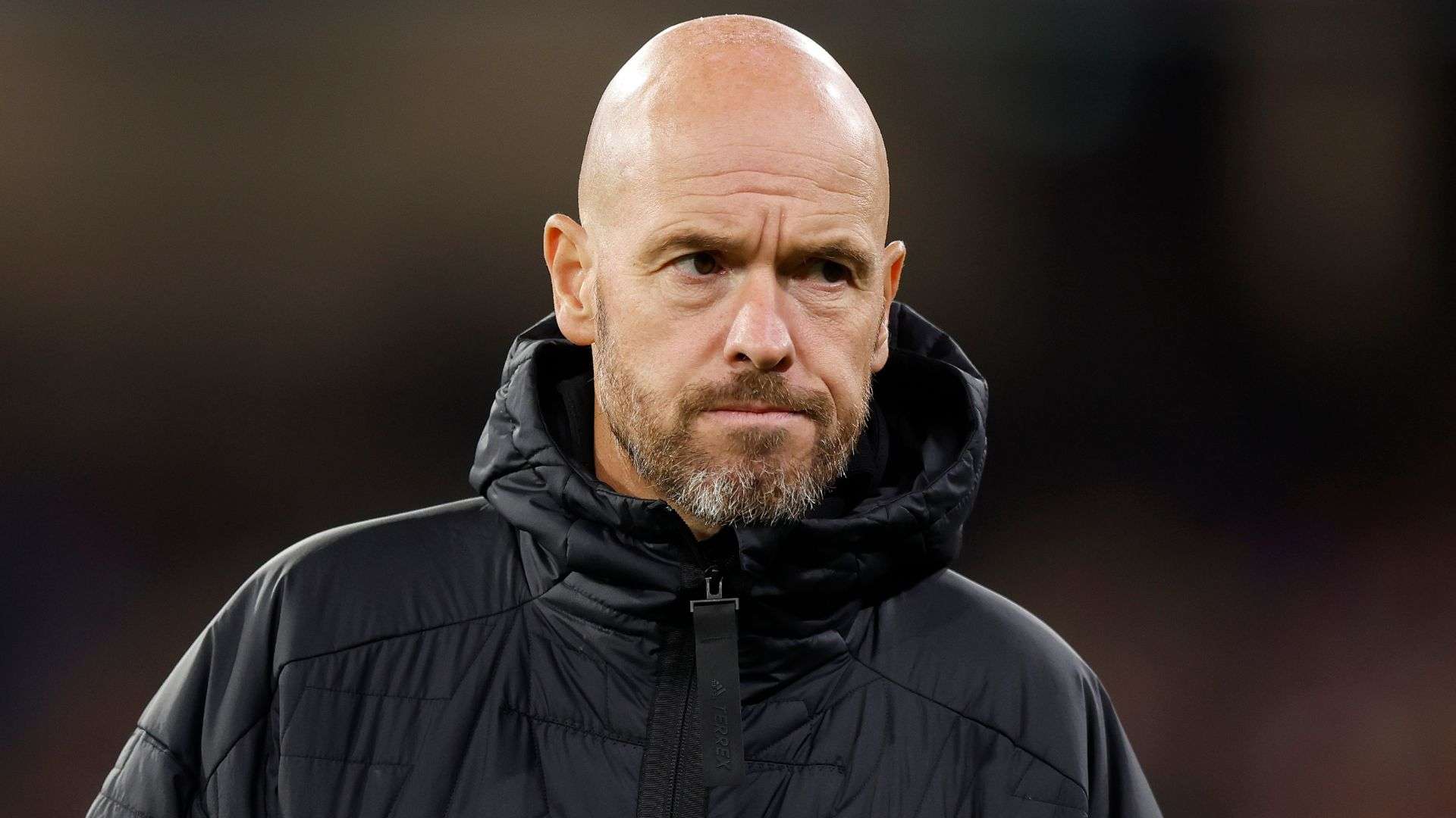 足球赛事中 足球赛事中